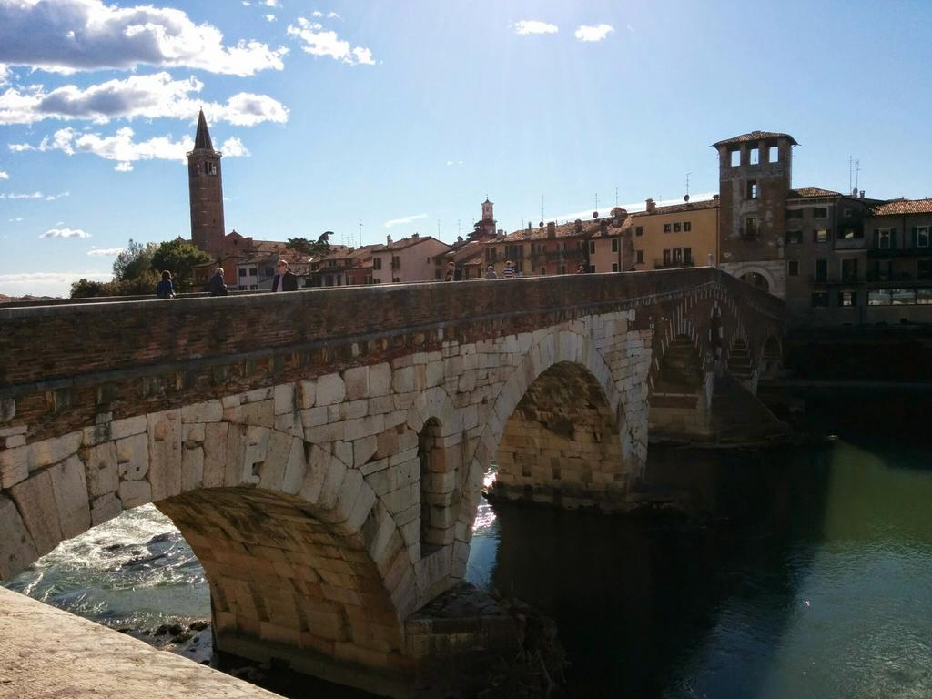 Across The River And Into The Trees Verona Zimmer foto