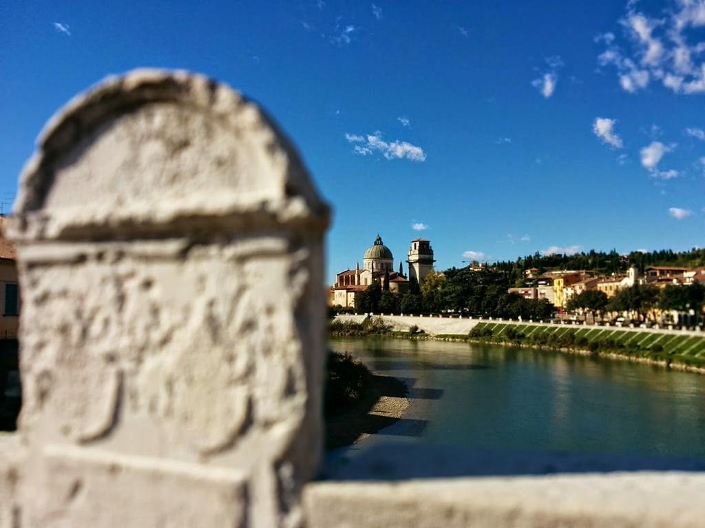 Across The River And Into The Trees Verona Exterior foto