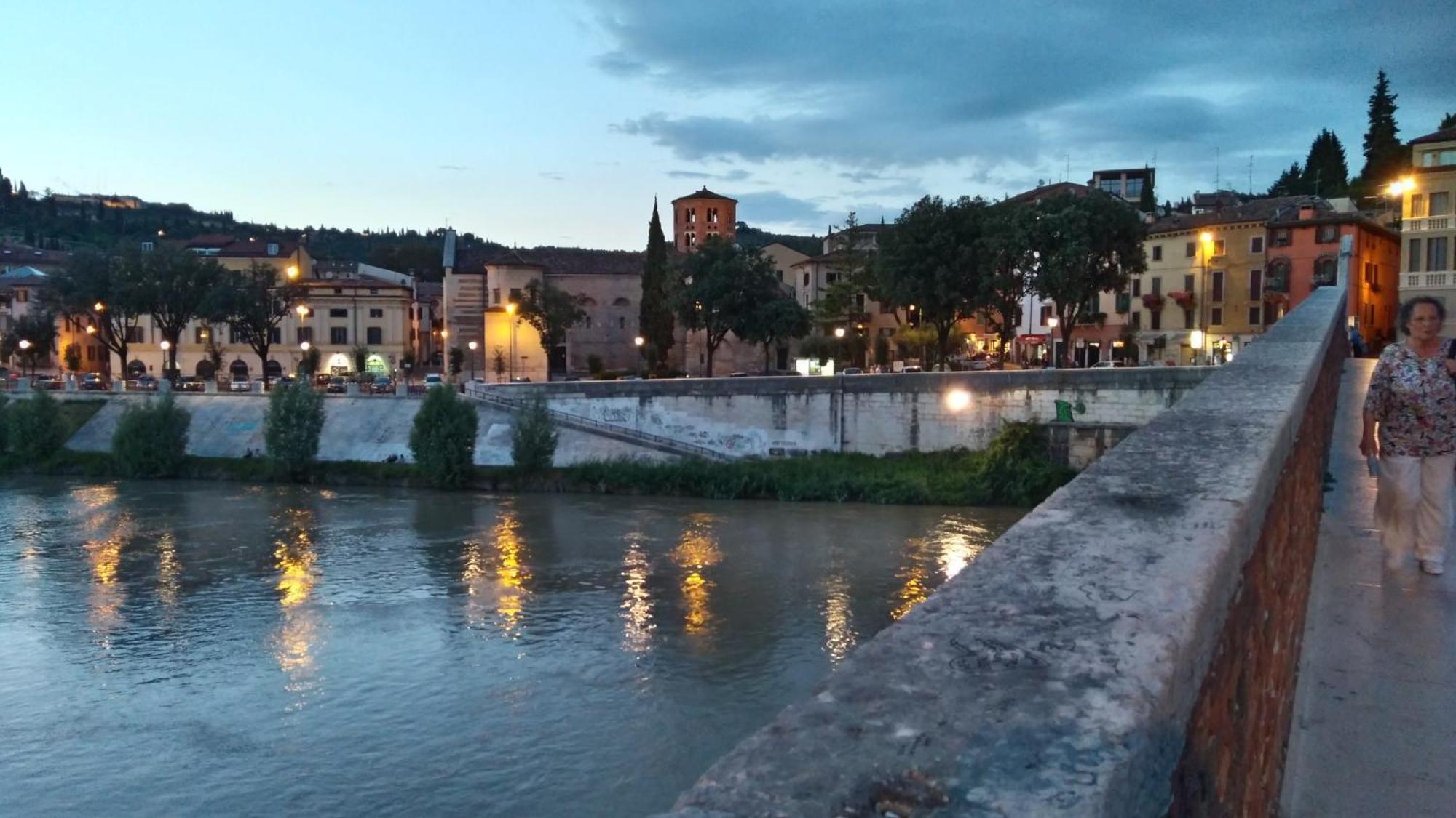 Across The River And Into The Trees Verona Exterior foto