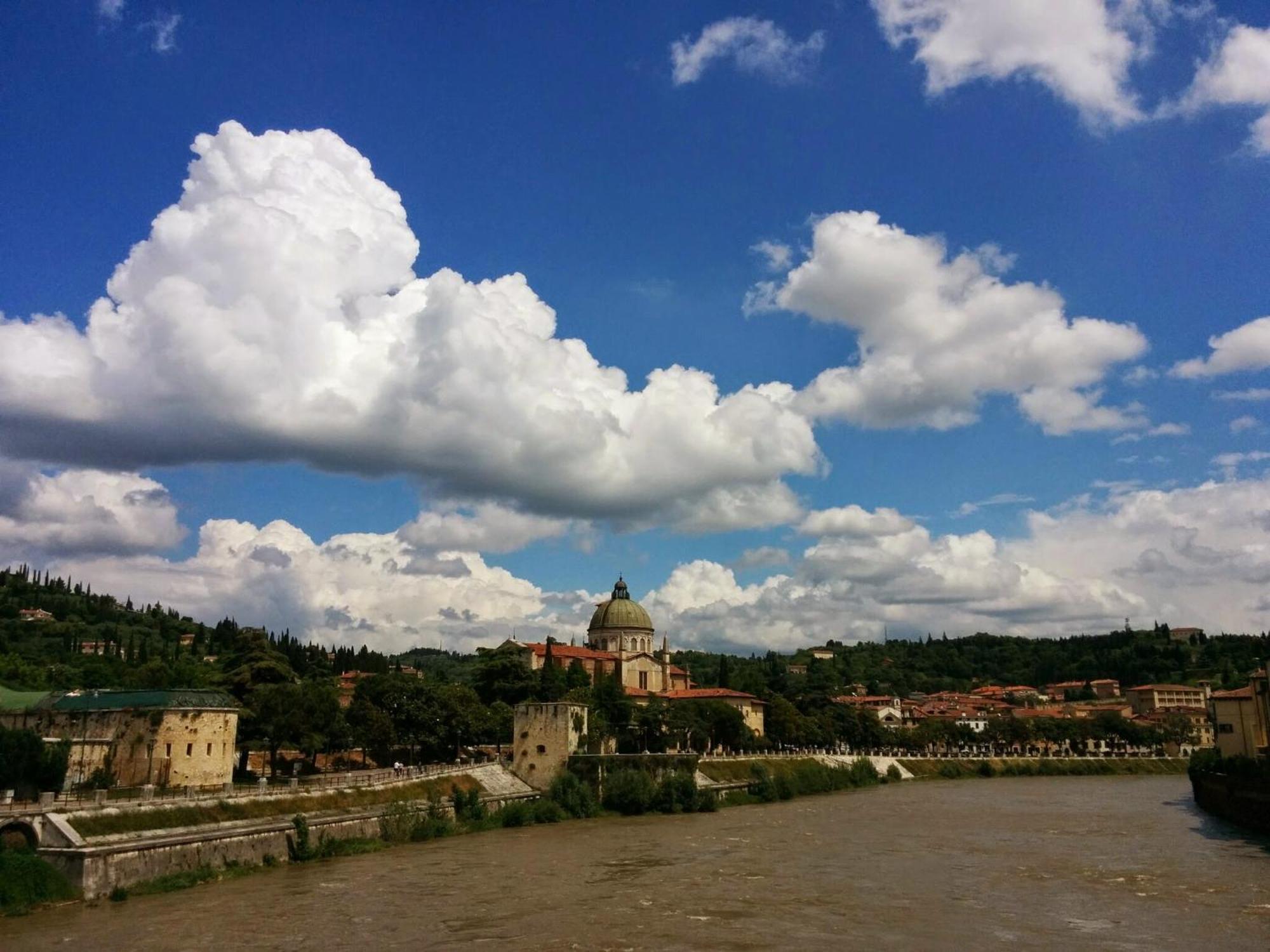 Across The River And Into The Trees Verona Exterior foto